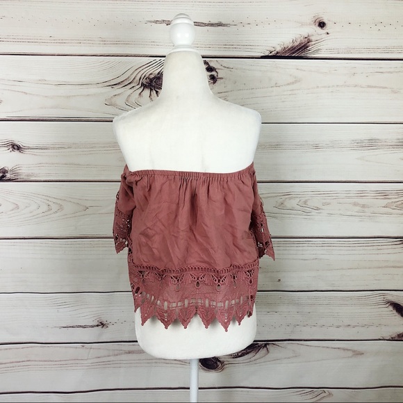 Iris ✨Anthro✨ Dusty Pink Lace Off the Shoulder Top Sz Large - Picture 6 of 7